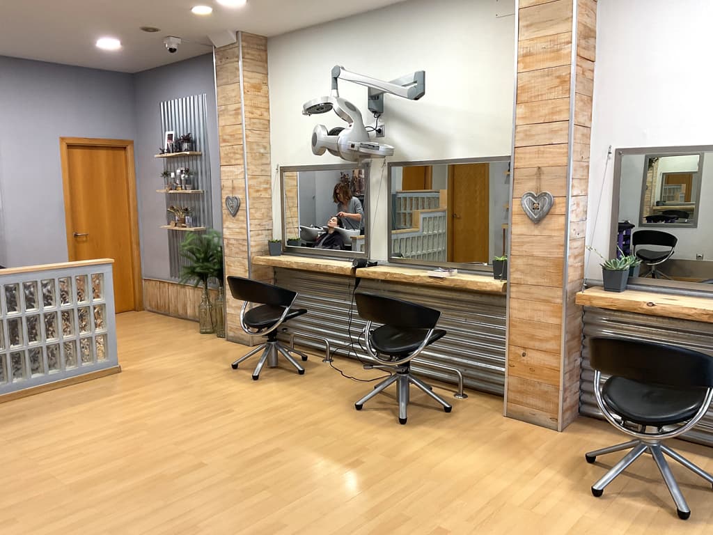 Peluquería y centro de estética en Ferrol