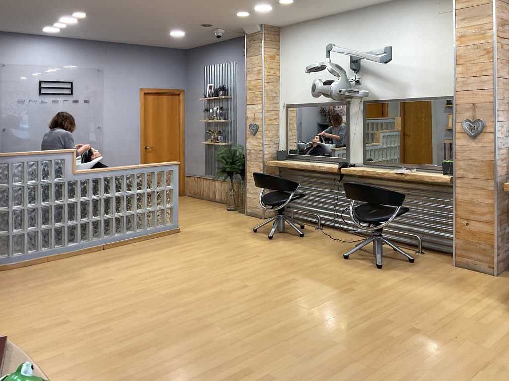 Peluquería y centro de estética en Ferrol